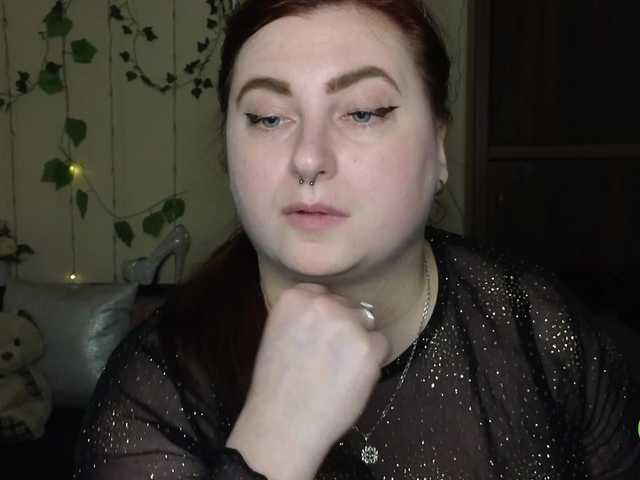 Aliciaredluv's BongaCams show and profile