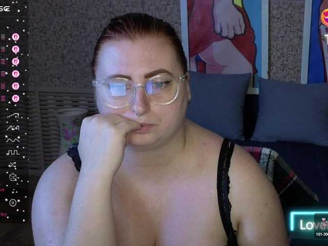 Aliciaredluv live cam on BongaCams