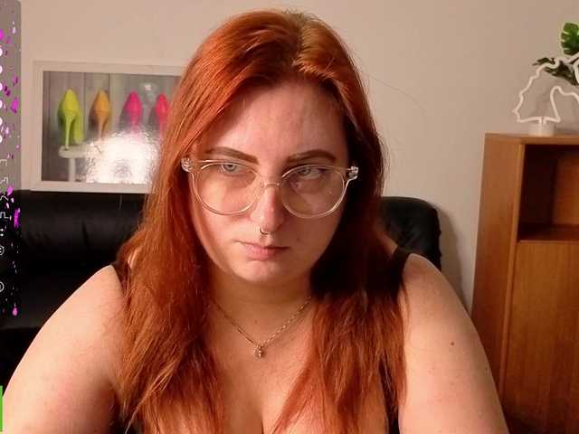 Aliciaredluv live webcam show