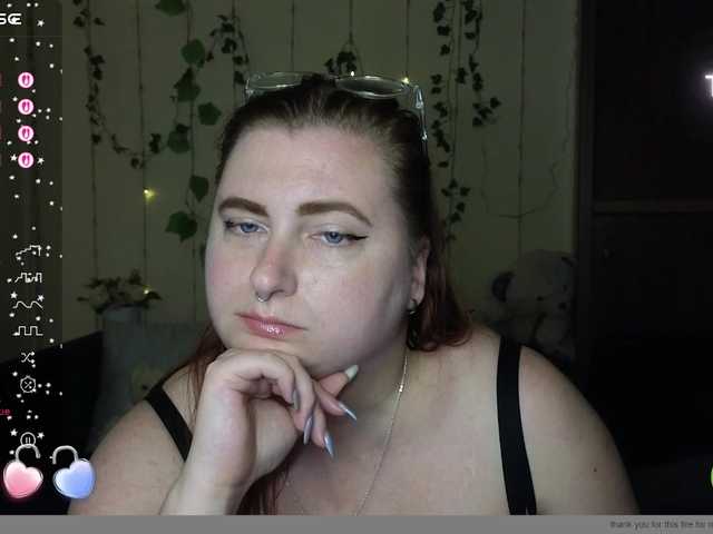 Aliciaredluv live cam on BongaCams