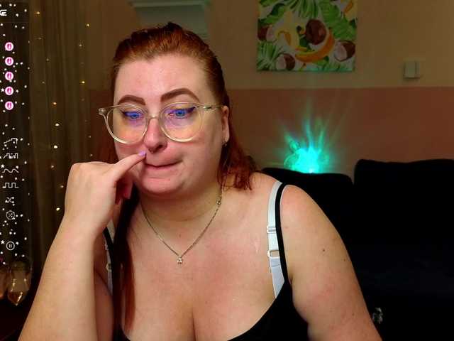 Aliciaredluv live webcam show