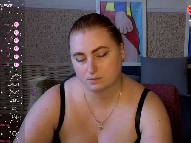 Aliciaredluv live cam on BongaCams