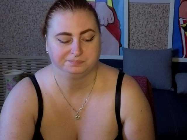 Aliciaredluv live cam preview