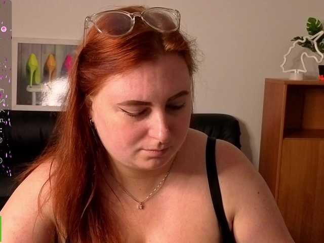 Aliciaredluv live webcam show