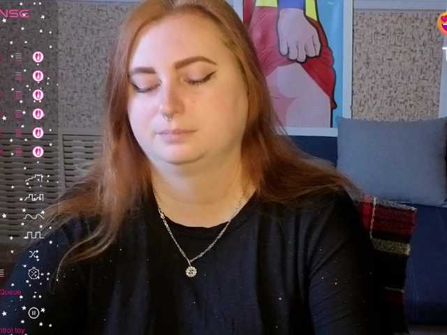 Aliciaredluv — live female cam