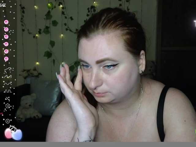 Aliciaredluv live cam on BongaCams