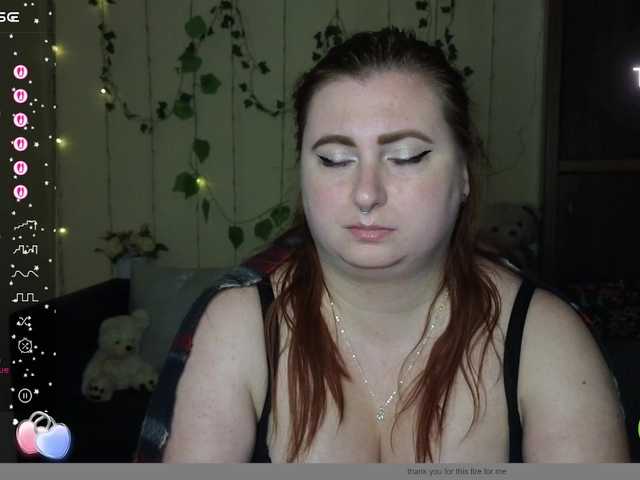 Aliciaredluv live cam on BongaCams