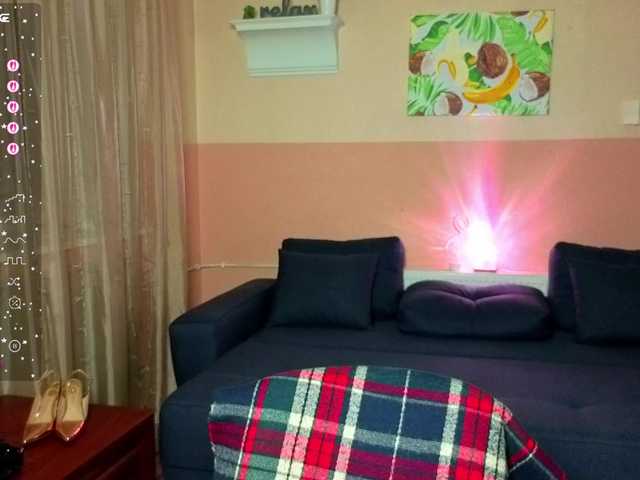 Aliciaredluv live webcam show