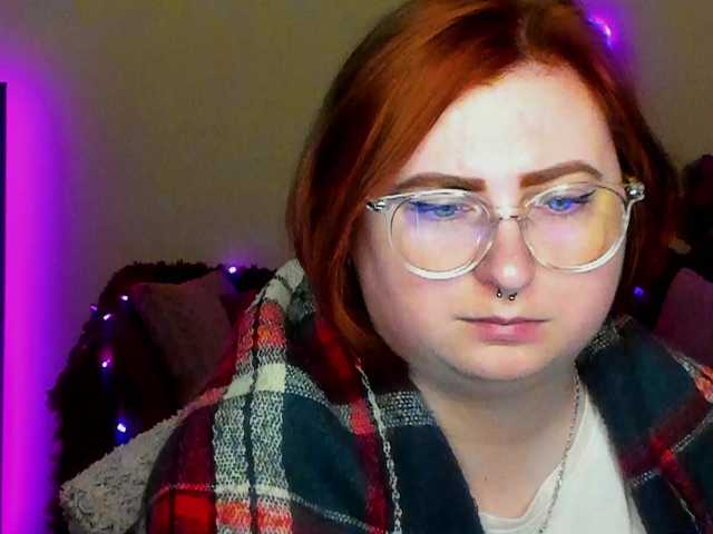 Aliciaredluv's BongaCams show and profile