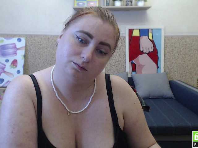 Aliciaredluv live cam on BongaCams