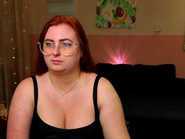 Aliciaredluv live cam on BongaCams
