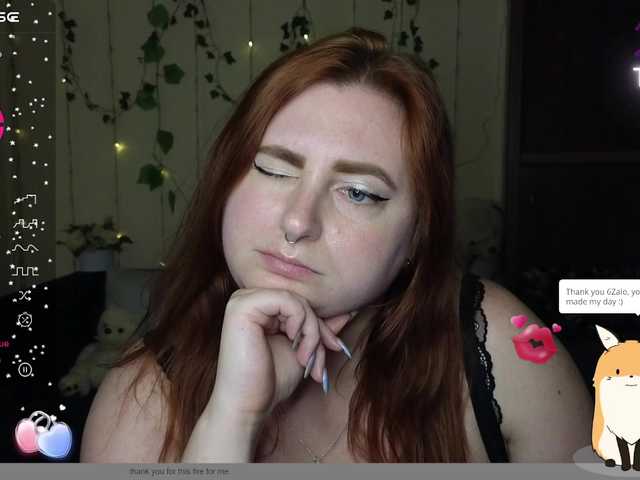Aliciaredluv live cam on BongaCams