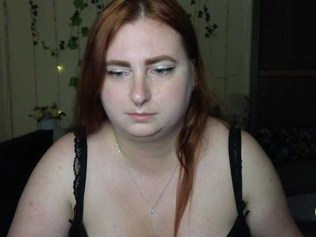 Aliciaredluv live cam on BongaCams