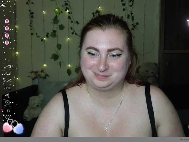 Aliciaredluv live cam on BongaCams