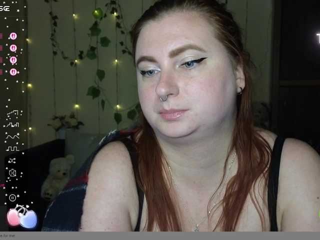 Aliciaredluv live cam on BongaCams