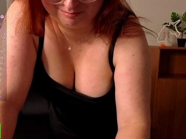 Aliciaredluv live webcam show