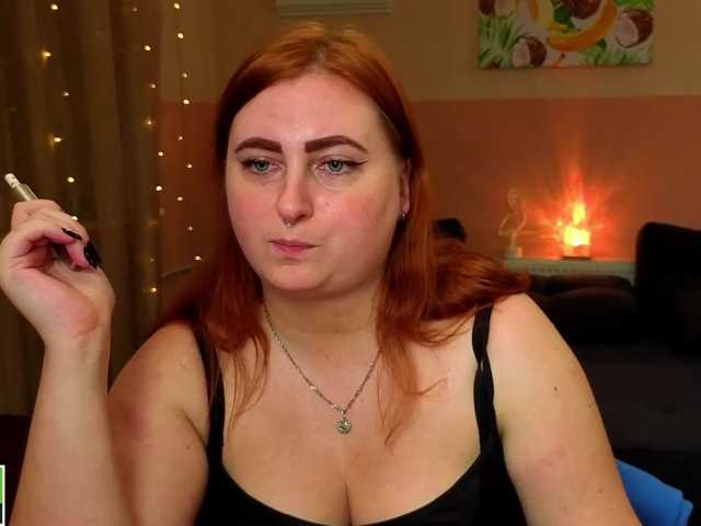 Aliciaredluv live cam preview