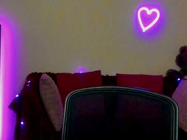 le modèle Aliciaredluv est en webcam porno dans un show sur le site bongacams, il possède les tags suivants: White/Caucasian,Redhead,Shaved