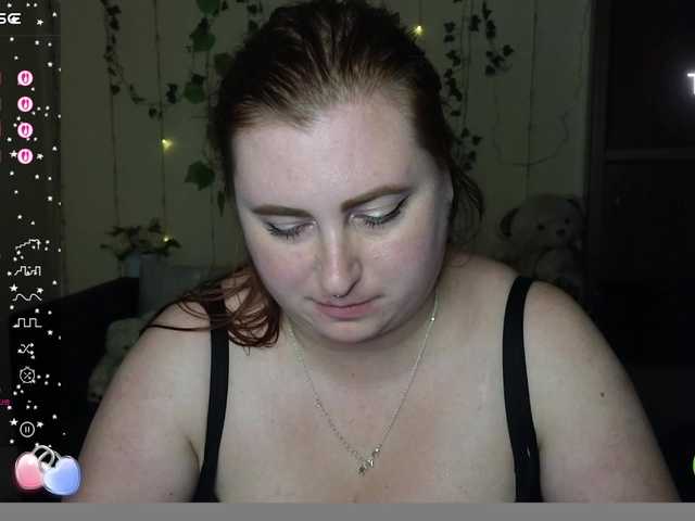 Aliciaredluv live cam on BongaCams