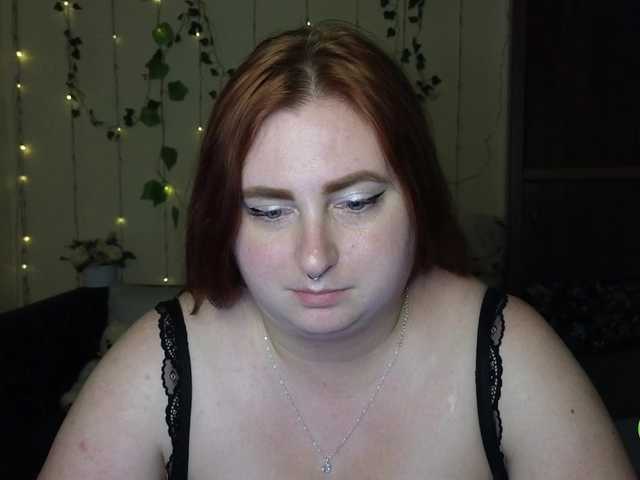 Aliciaredluv live cam on BongaCams