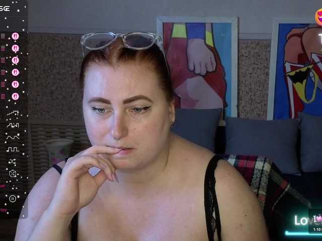 Aliciaredluv live cam on BongaCams
