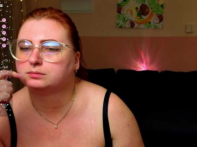 Aliciaredluv live cam on BongaCams