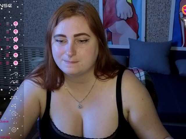 Aliciaredluv live cam preview