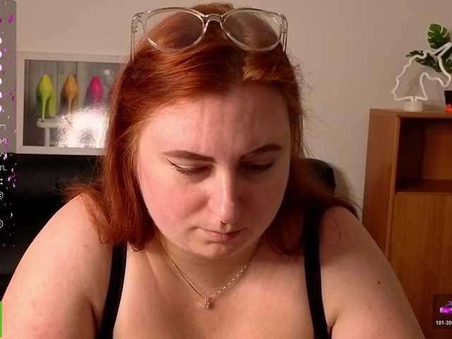 Aliciaredluv live webcam show