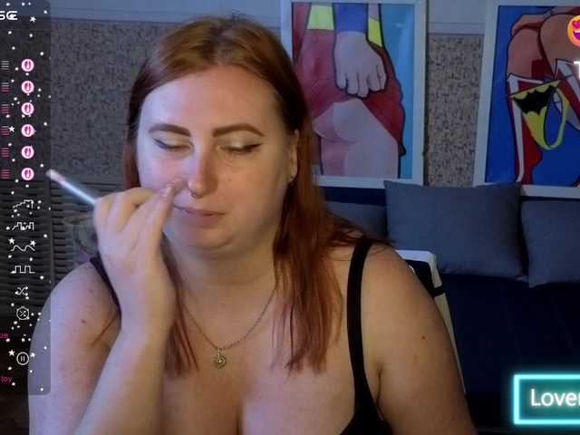 Aliciaredluv live cam on BongaCams