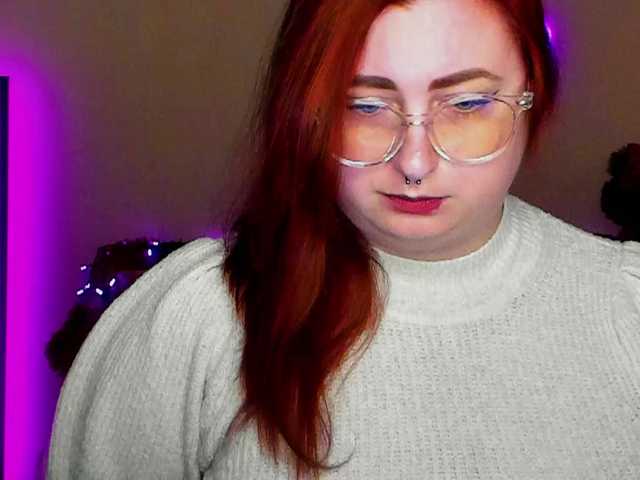 Aliciaredluv's BongaCams show and profile