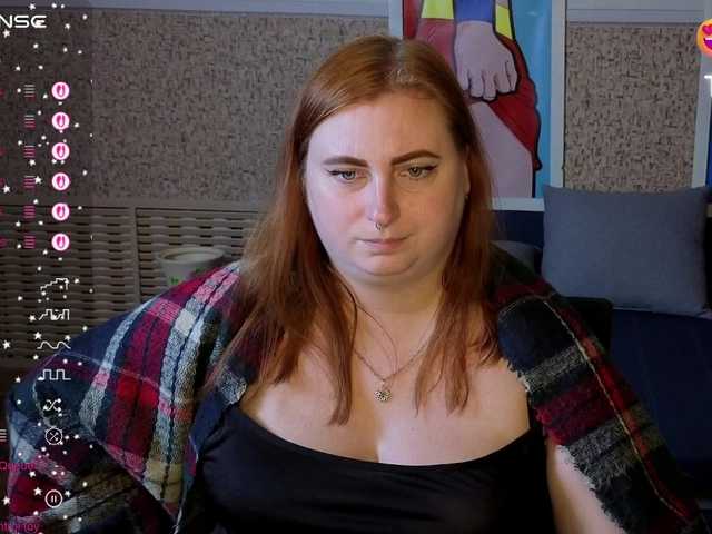 Aliciaredluv — live female cam