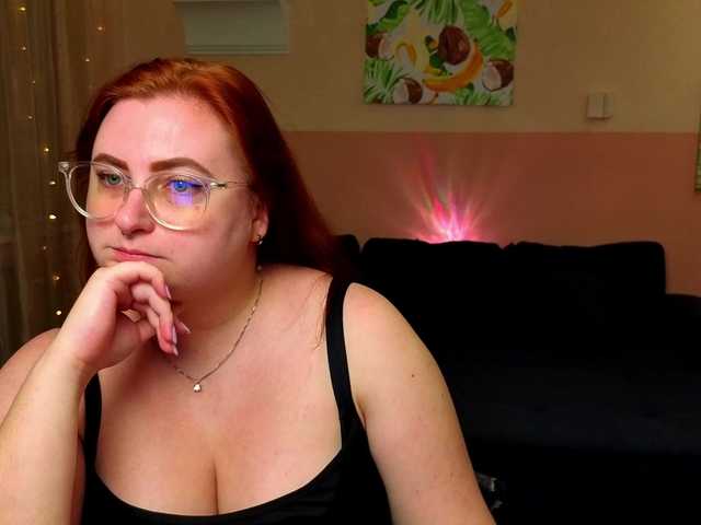 Aliciaredluv live cam on BongaCams