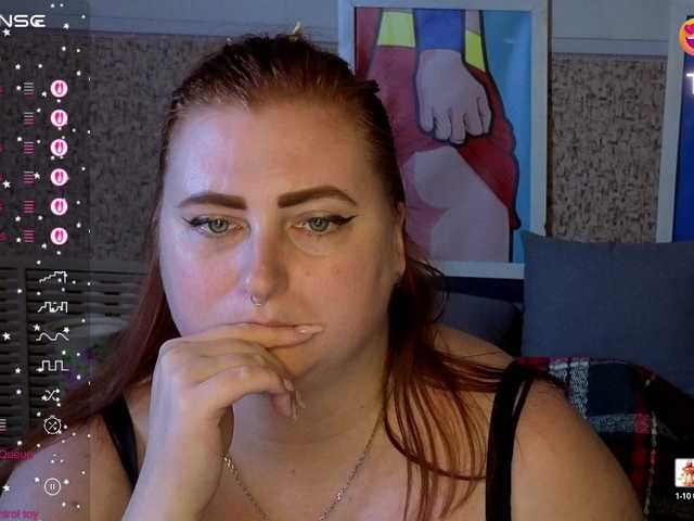 Aliciaredluv live cam on BongaCams