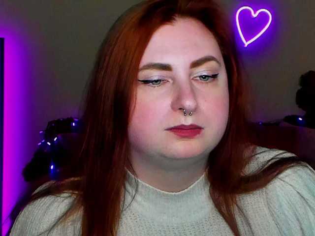 Aliciaredluv's BongaCams show and profile