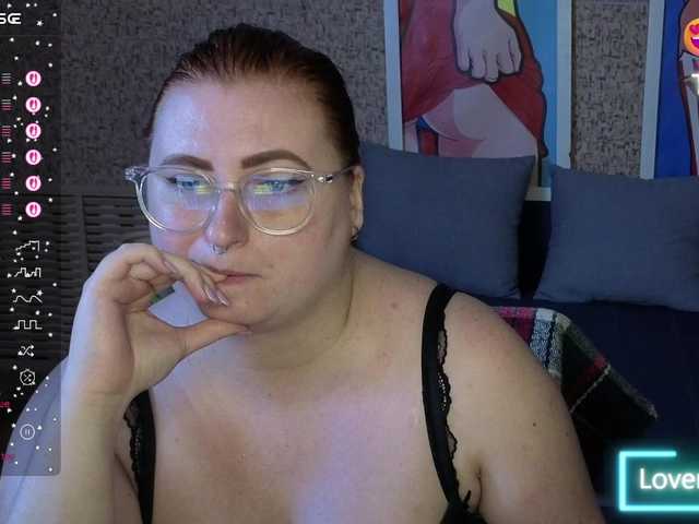 Aliciaredluv live cam on BongaCams
