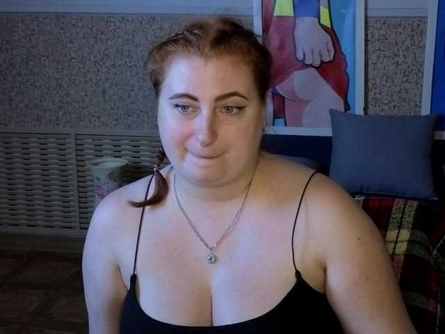 Aliciaredluv live cam on BongaCams