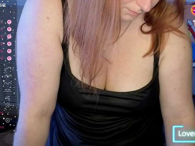 Aliciaredluv live cam on BongaCams