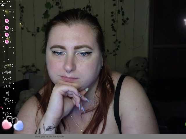 Aliciaredluv live cam on BongaCams