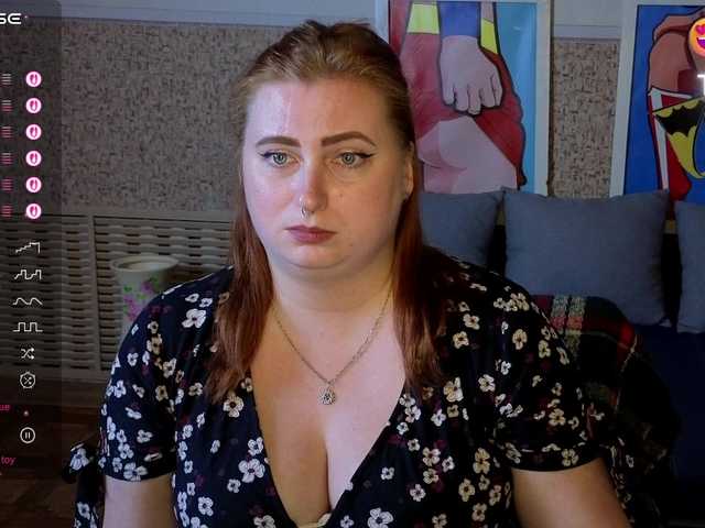 Aliciaredluv live cam on BongaCams