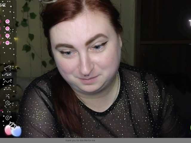 Aliciaredluv's BongaCams show and profile