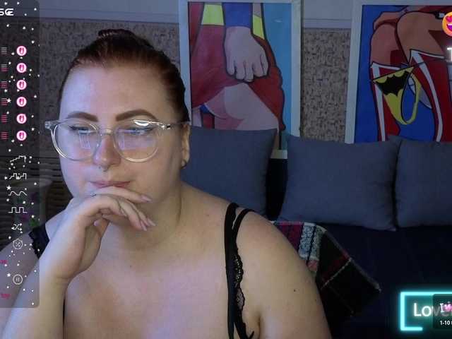 Aliciaredluv live cam on BongaCams