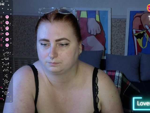 Aliciaredluv live cam on BongaCams