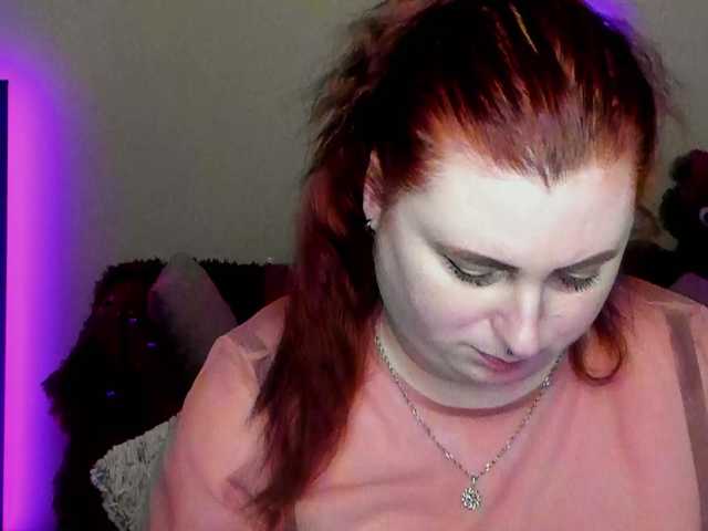 Aliciaredluv's BongaCams show and profile