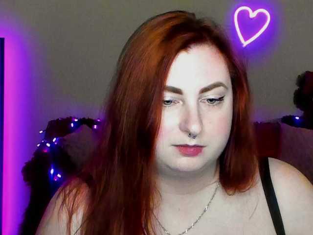 Aliciaredluv's BongaCams show and profile