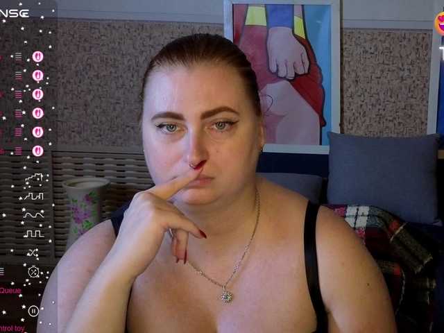 Aliciaredluv live cam preview