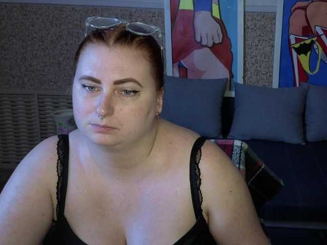 Aliciaredluv live cam on BongaCams