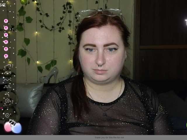 Aliciaredluv's BongaCams show and profile