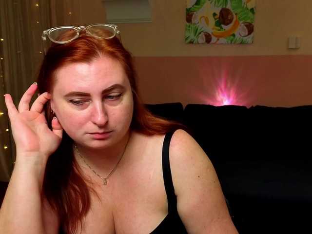 Aliciaredluv live cam on BongaCams