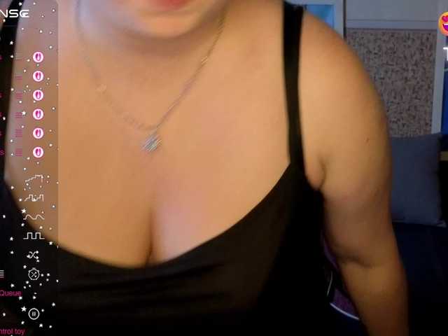 Aliciaredluv live cam preview