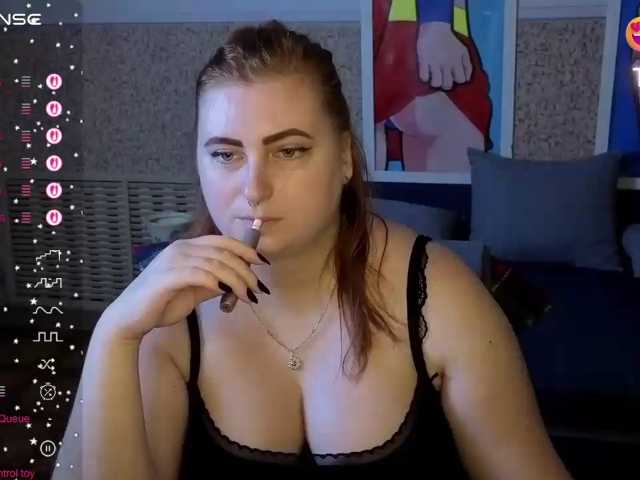 Aliciaredluv live cam on BongaCams